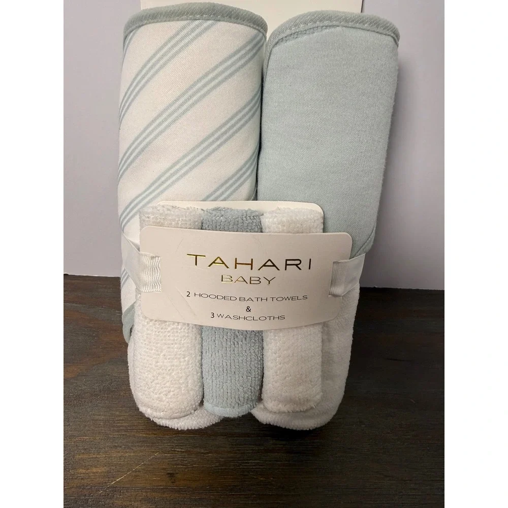 Tahari Baby 5 Piece Hooded Bath Towel Washcloth Set Blue White NWT